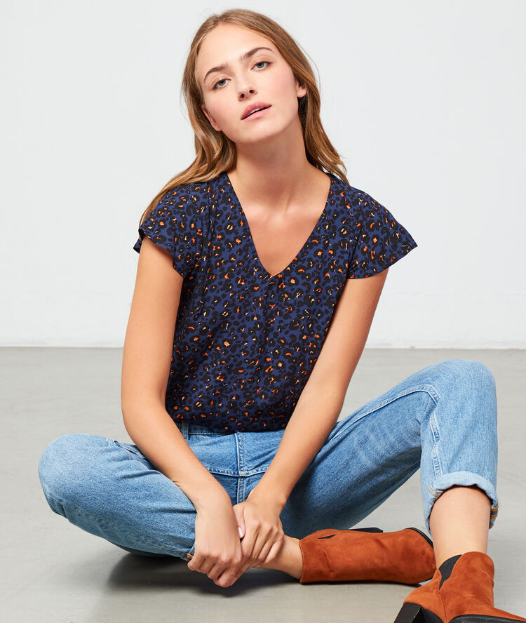 Camiseta estampado leopardo azul marino.