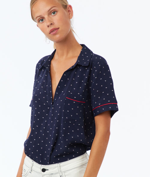 Blusa estampada con bolsillo Blusa estampada con bolsillo