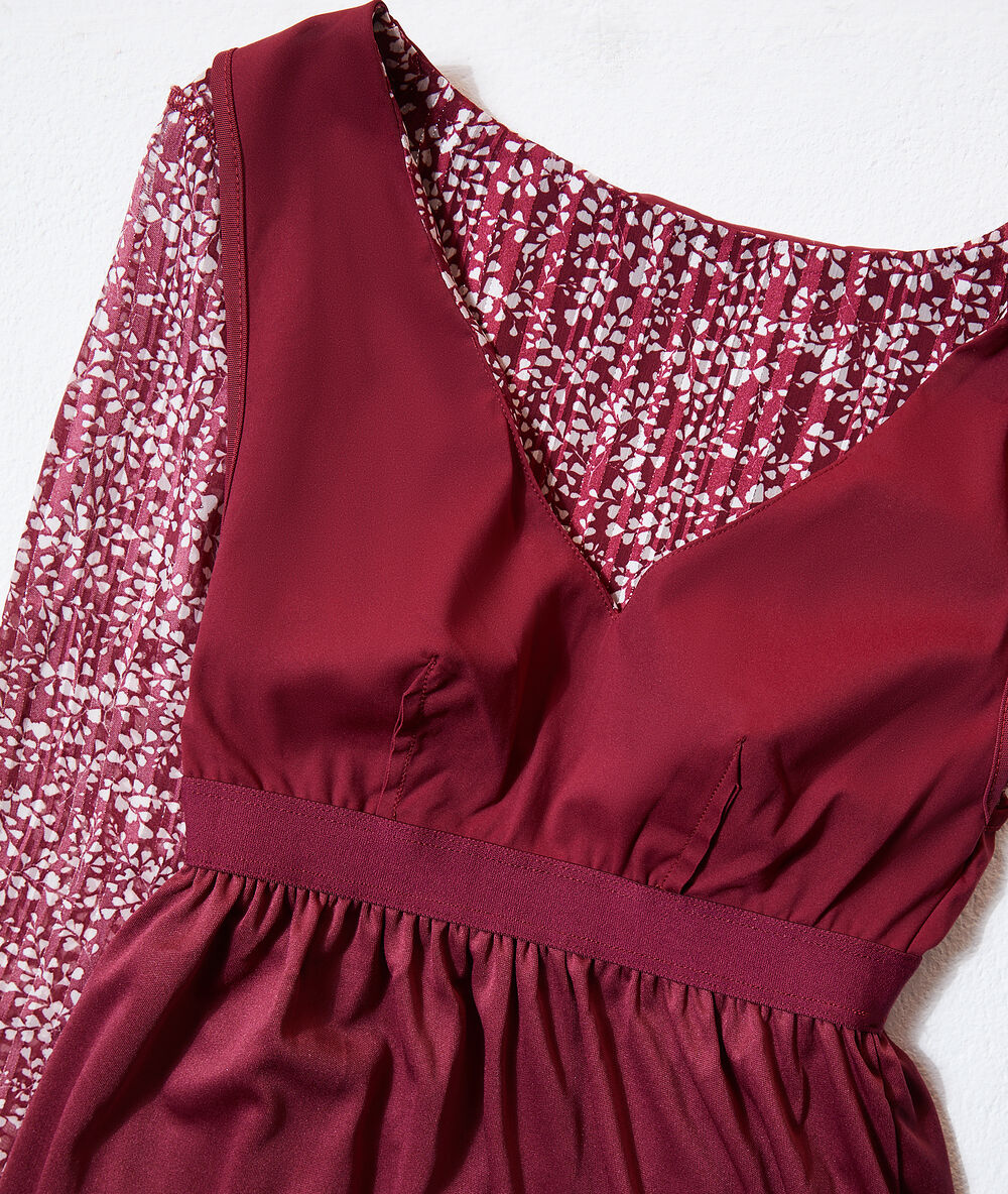 Robe fluide 2 en 1 - brassière intégrée bordeaux.