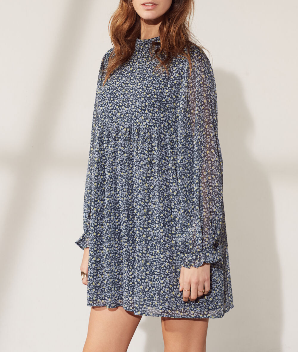 Vestido corto estampado azul gris.