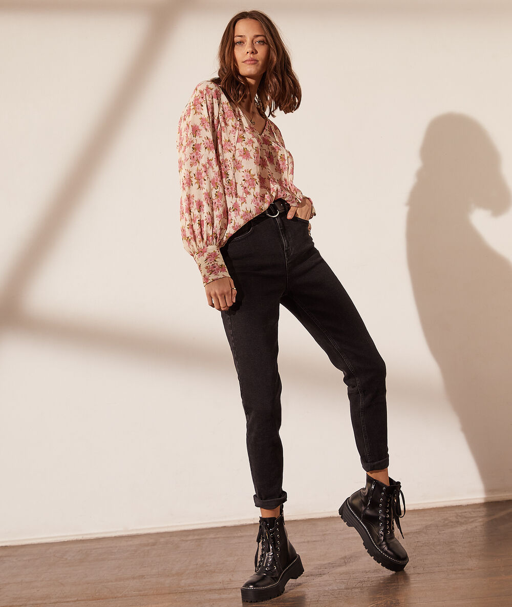 Blusa estampado floral crudo.