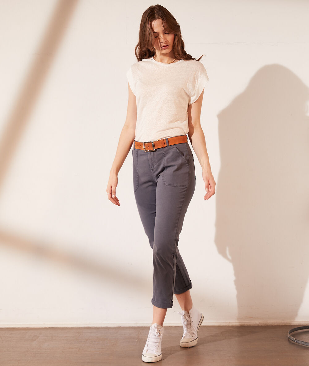 Pantalón cargo carbón.