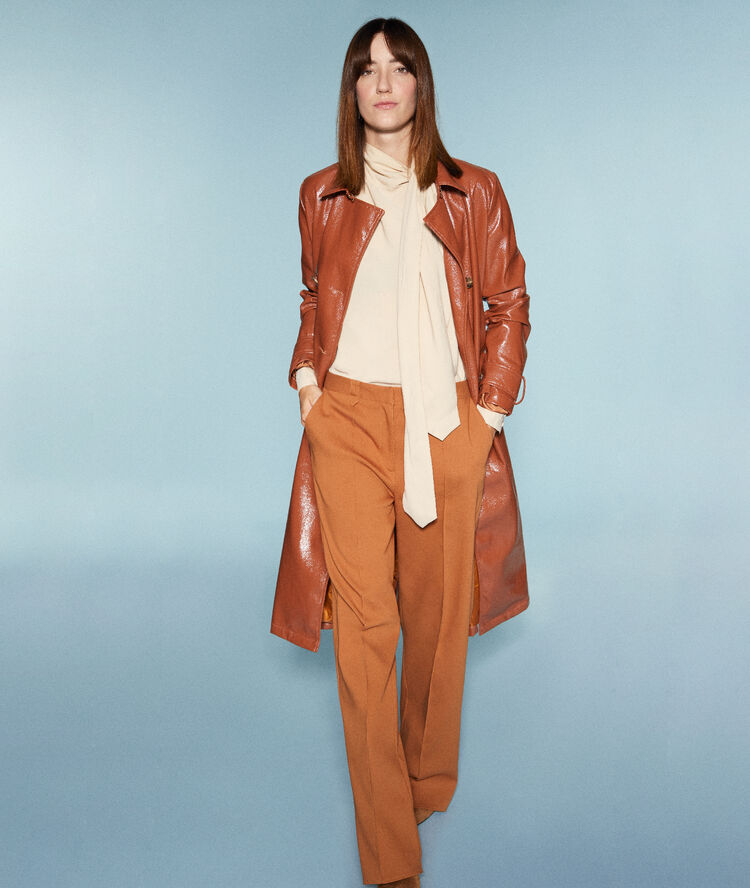 Blusa anudada c.camel.