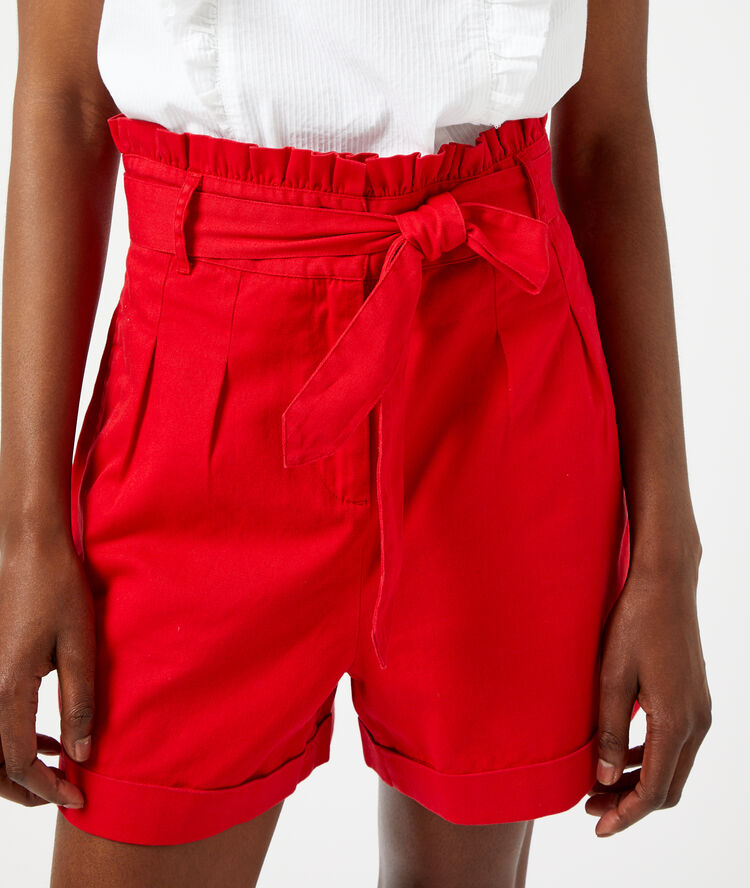 Pantalón corto talle alto rojo.