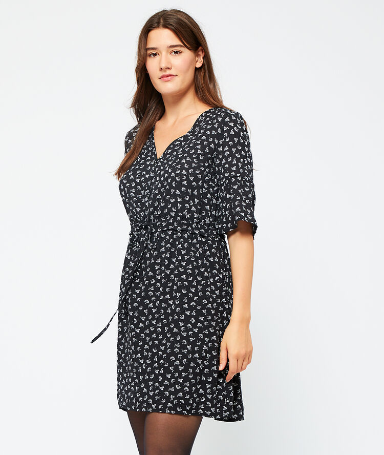 Vestido acampanado estampado negro.