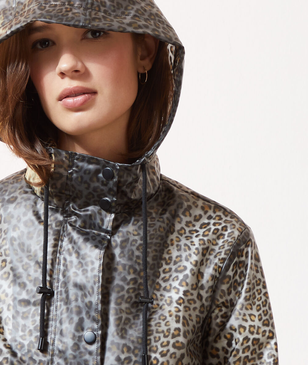 Impermeable estampado leopardo c.camel claro.