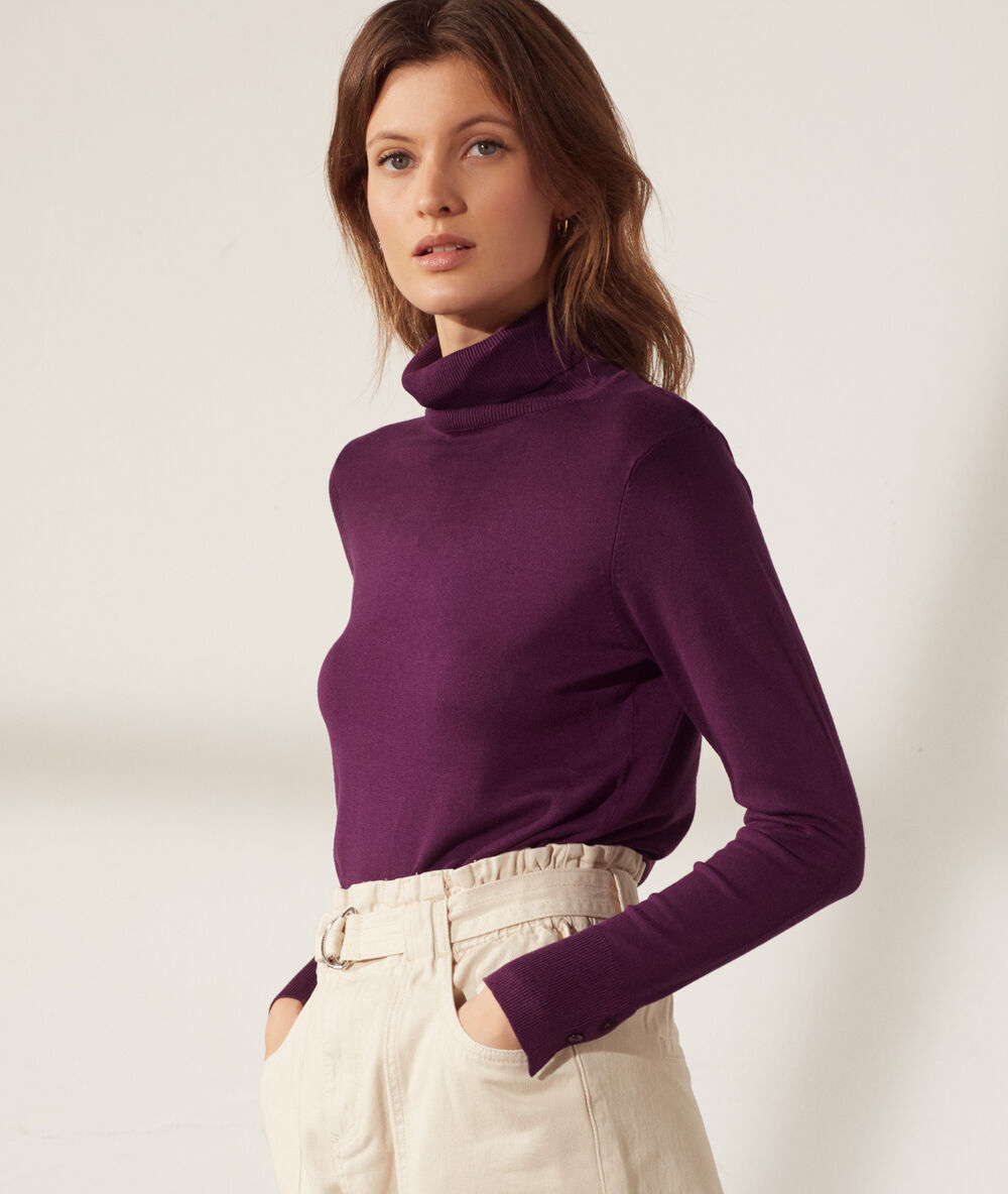 Jersey de cuello alto ciruela.