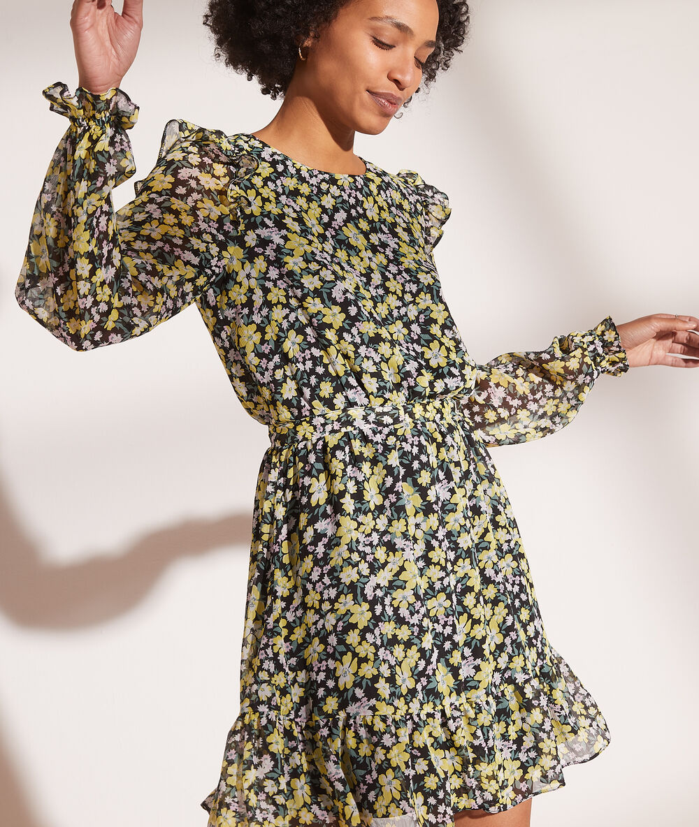 Vestido estampado floral negro.
