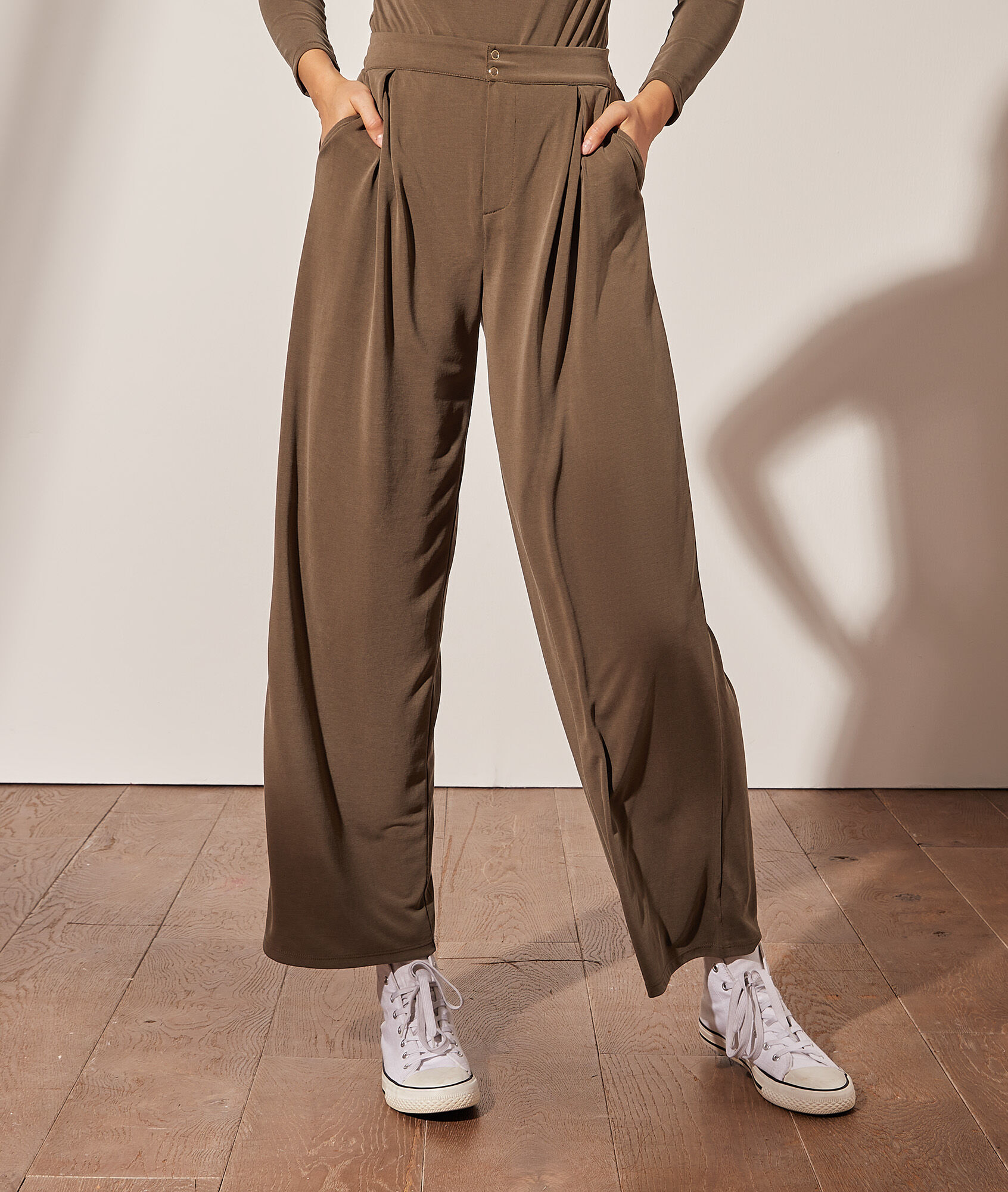 Pantalón crudo de corte ancho | BOTANICAL MOOD | Lola Casademunt