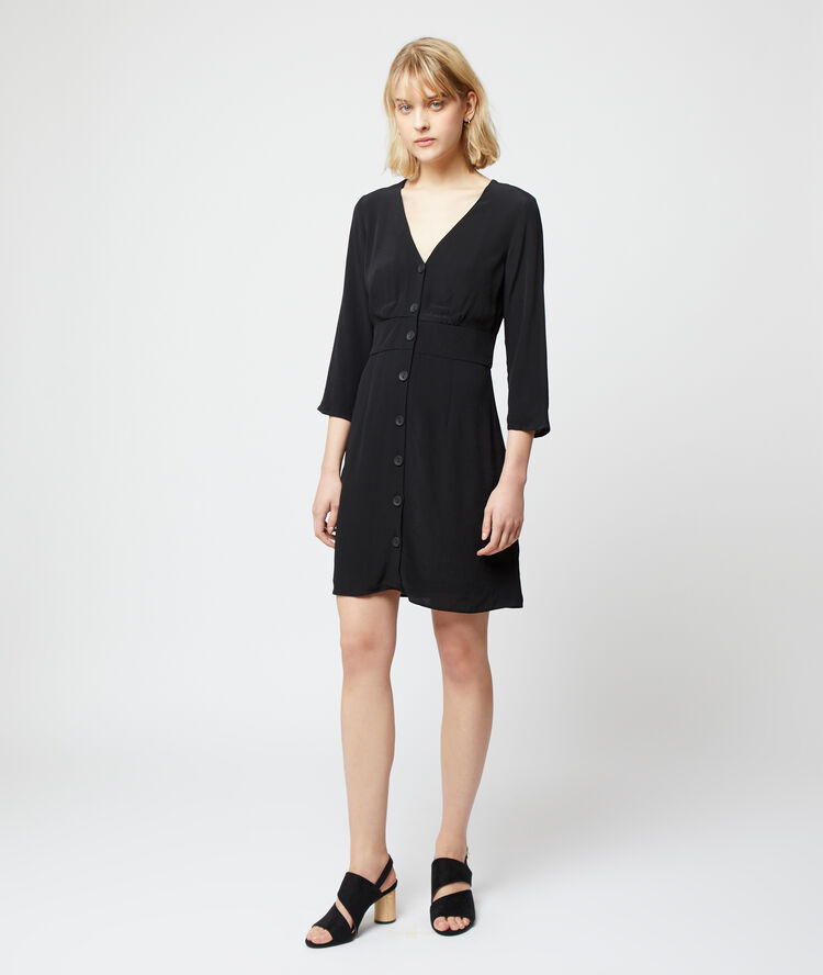 Vestido vaporoso abotonado negro.