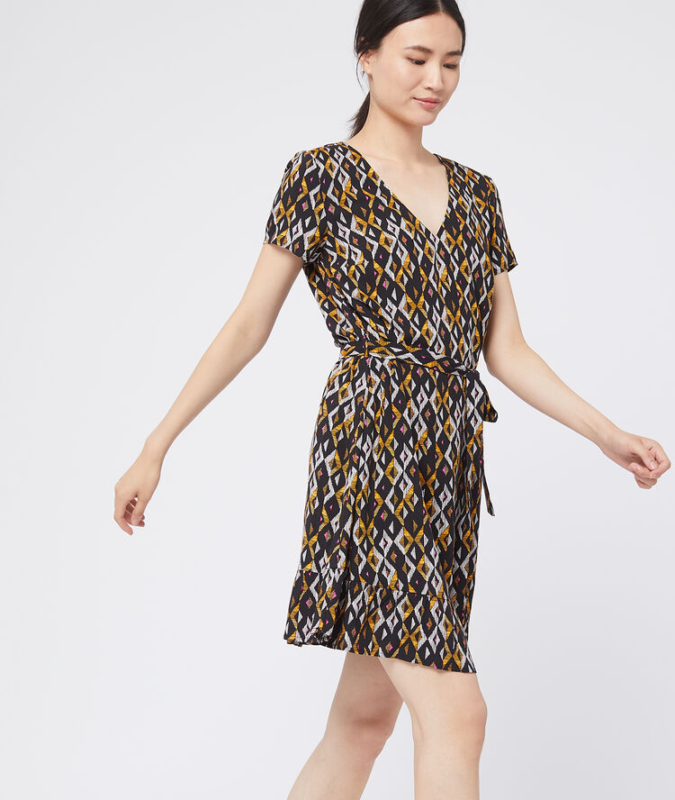 Vestido acampanado estampado gráfico negro.