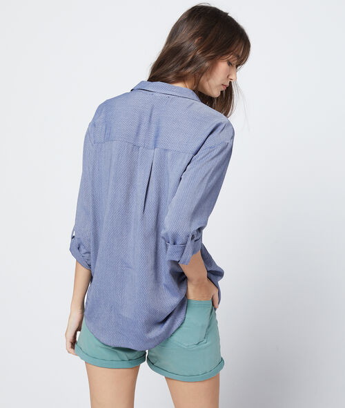 Camisa texturizada cuello en V Camisa texturizada cuello en V