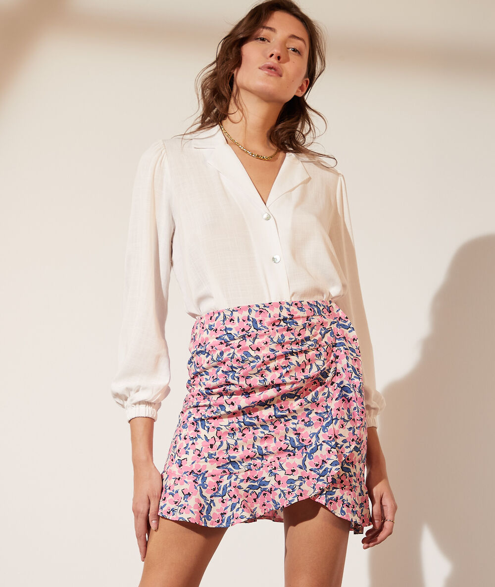 Camisa con lazada crudo.