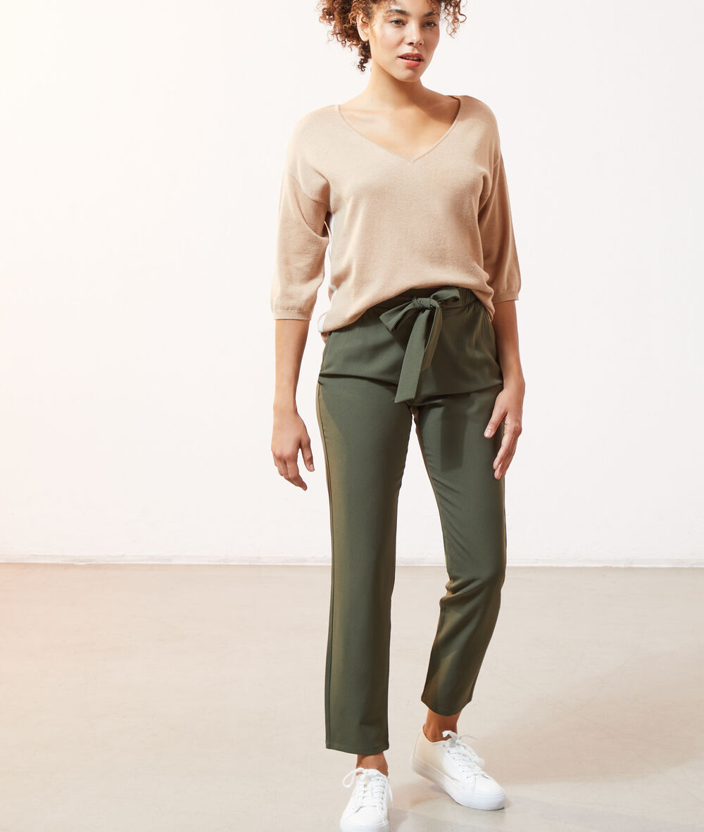 Pantalón de talle alto anudado caqui.