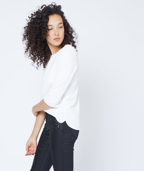 Sudadera de cuelo redondo crudo.