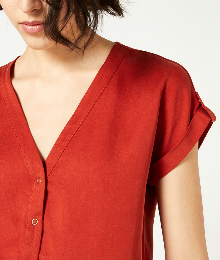 Blusa lisa rojo teja.