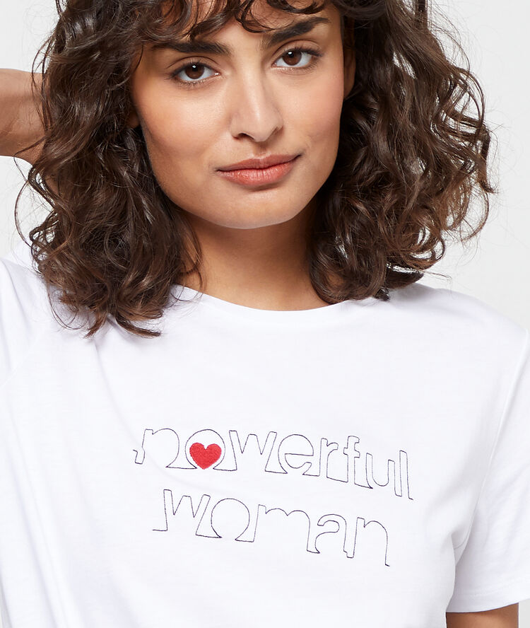 Camiseta ‘powerful maman’ de algodón orgánico blanco.