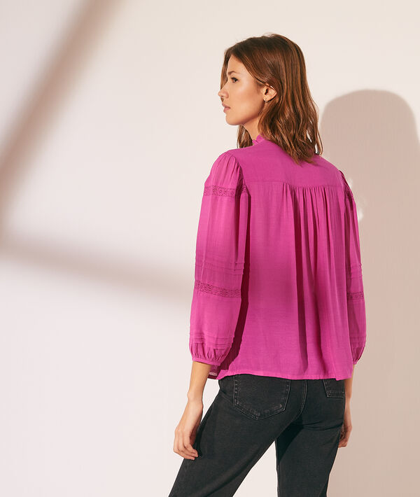 Blusa con detalles de encaje Blusa con detalles de encaje