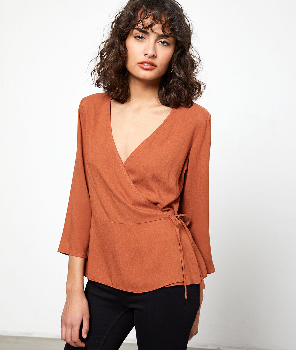 Blusa cruzada tierra.
