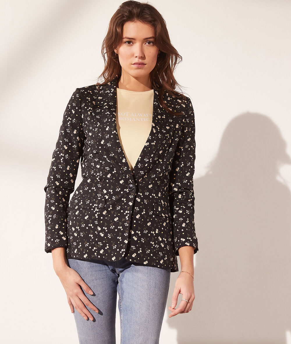 Americana entallada estampado floral negro.