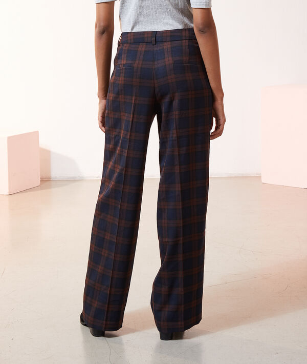 Pantalón ancho con pinzas Pantalón ancho con pinzas
