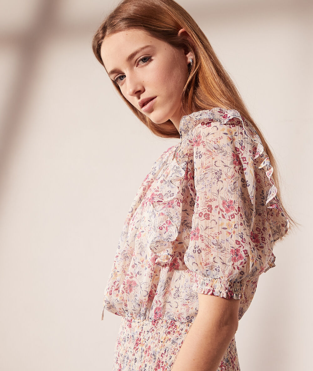 Vestido estampado floral, motivos de encaje crudo.
