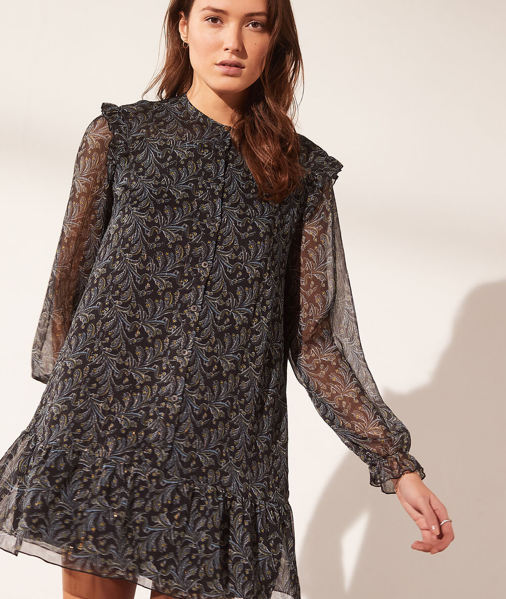 Vestido vaporoso estampado negro.