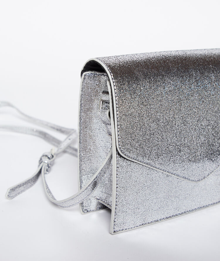 Bolso de mano plateado plata.