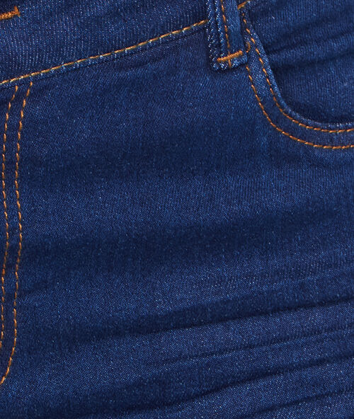 Vaquero ajustado denim.