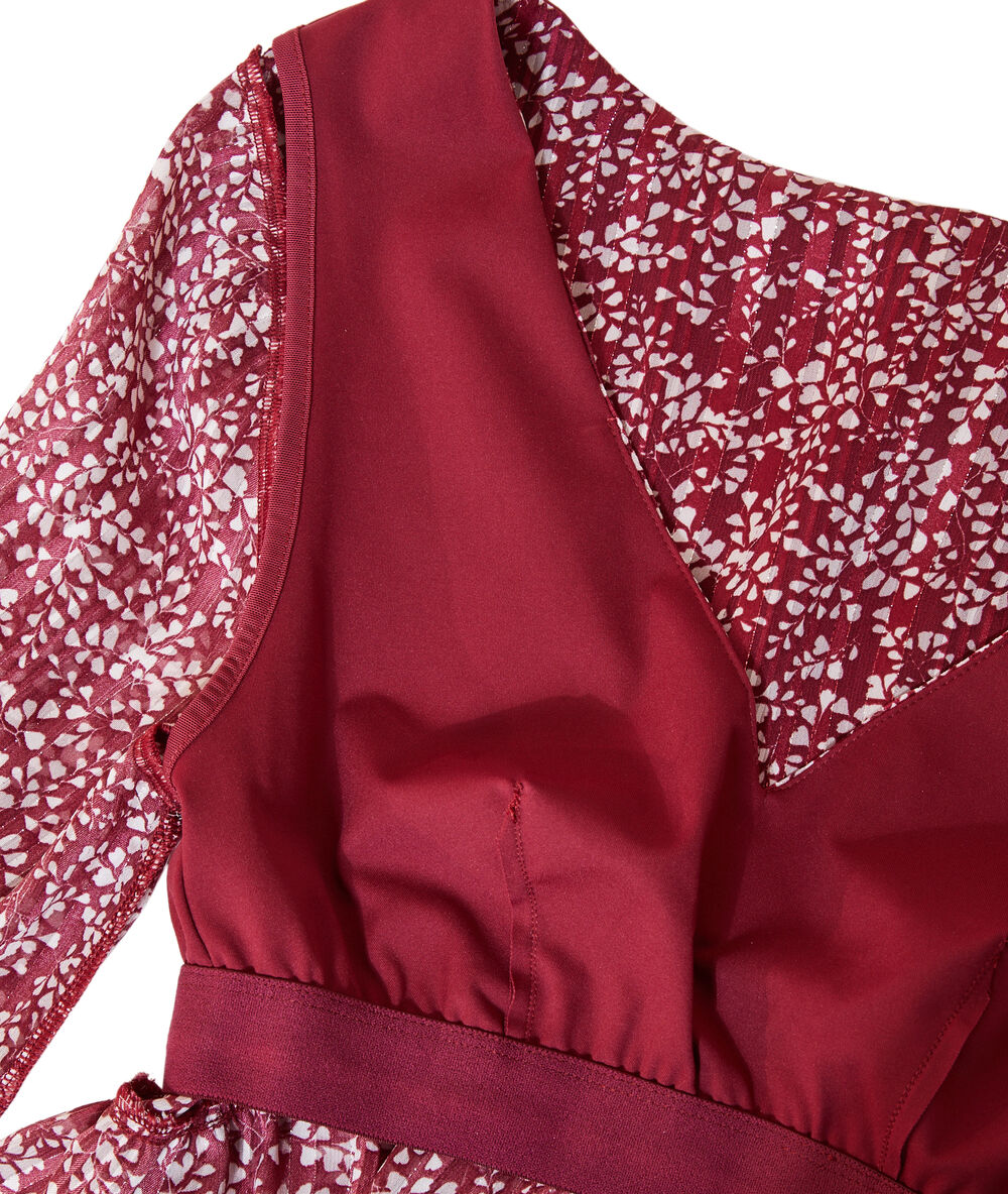 Blusa estampada 2 en 1 con top integrado burdeos.