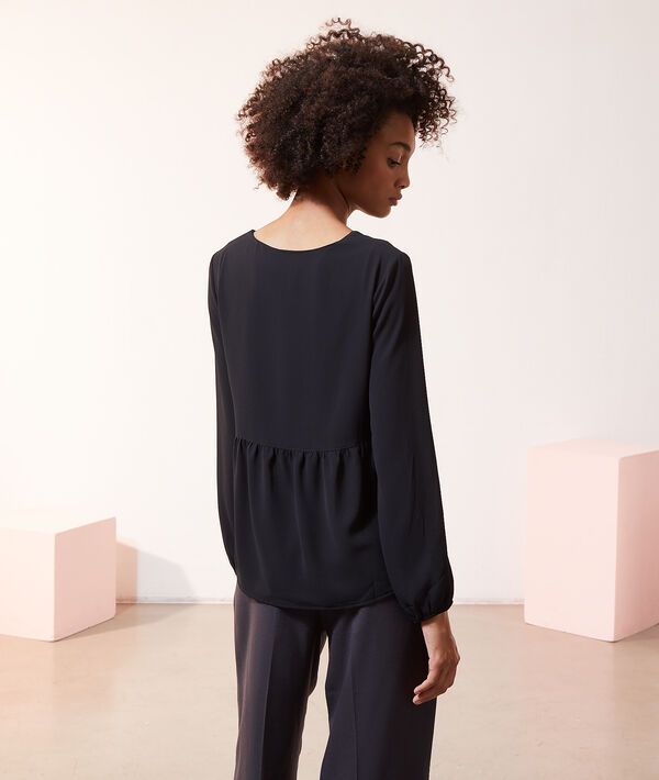 Blusa vaporosa 2 en 1 con top integrado Blusa vaporosa 2 en 1 con top integrado