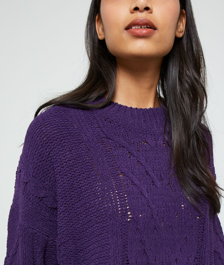 Jersey de punto cruzado violeta.