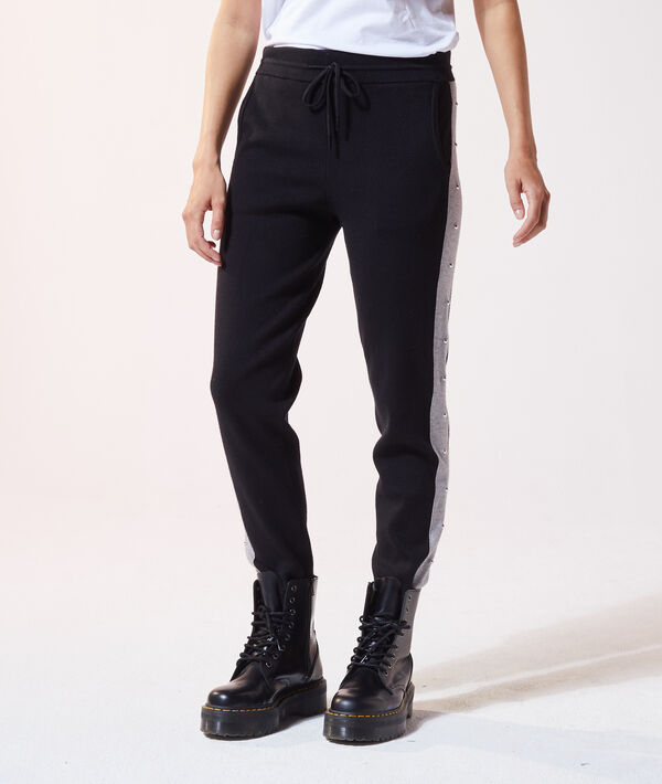 Pantalón jogguing con detalles Pantalón jogguing con detalles