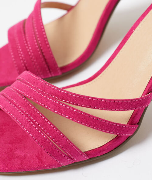 Sandalias cruzadas con tacón efecto ante frambuesa.