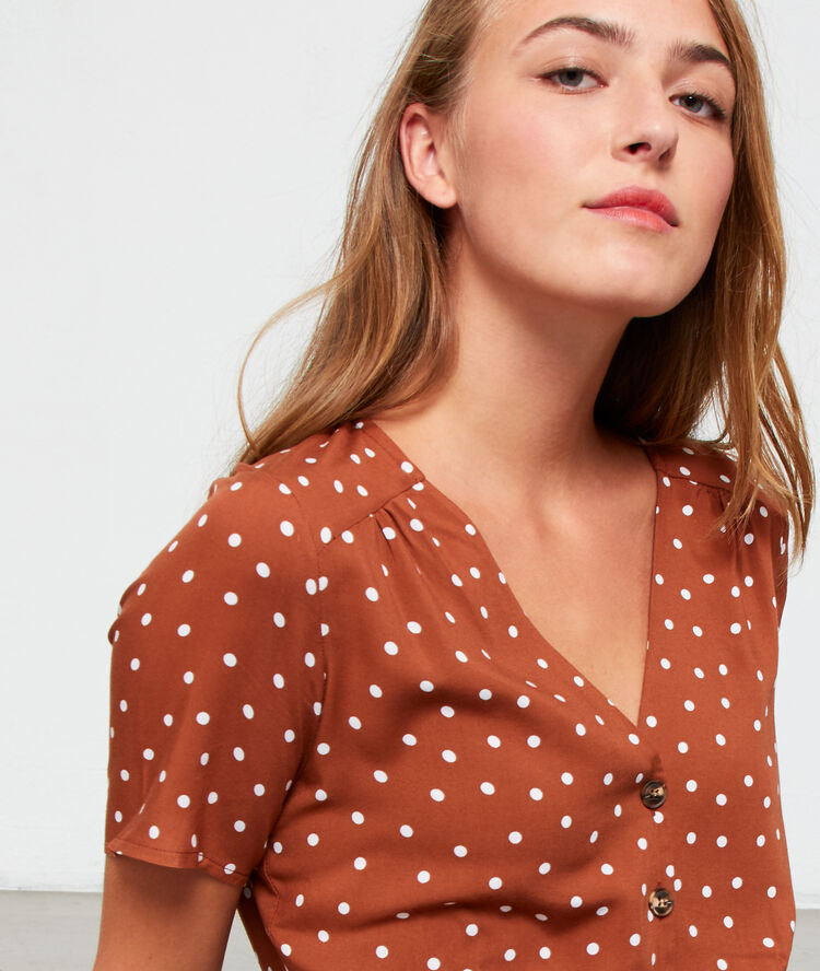 Blusa abotonada de lunares sabana.