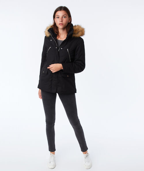 Parka corta con capucha motivos pelo Parka corta con capucha motivos pelo