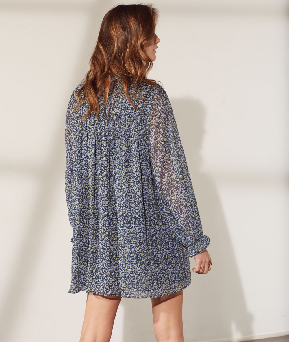 Vestido corto estampado azul gris.