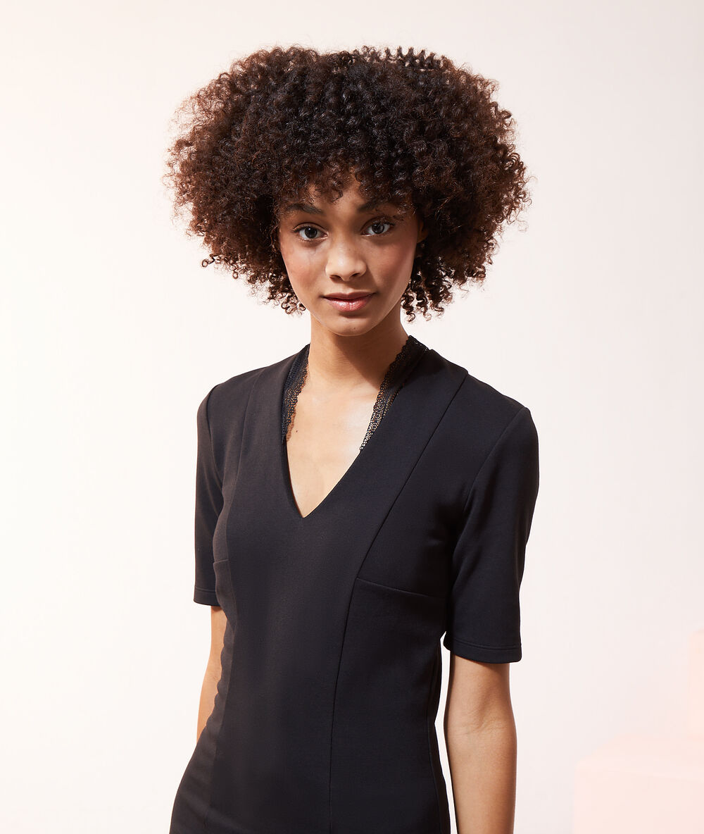 Vestido 2 en 1 con top integrado negro.