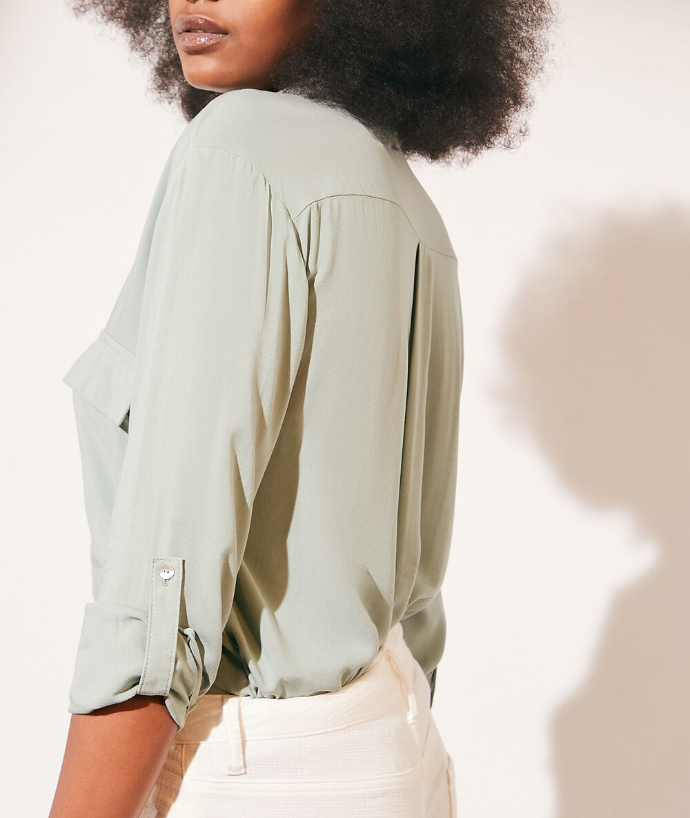 Chemise avec poche glacier.