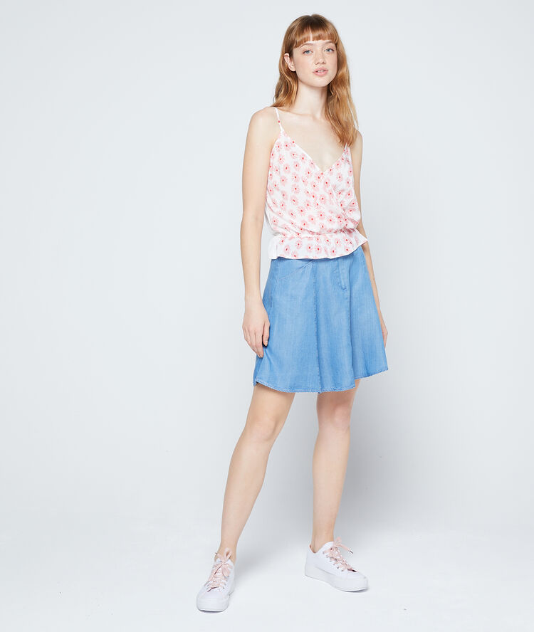 Top cruzado estampado floral rosa.