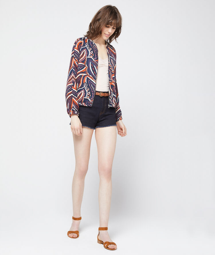 Blazer estampado floral azul marino.