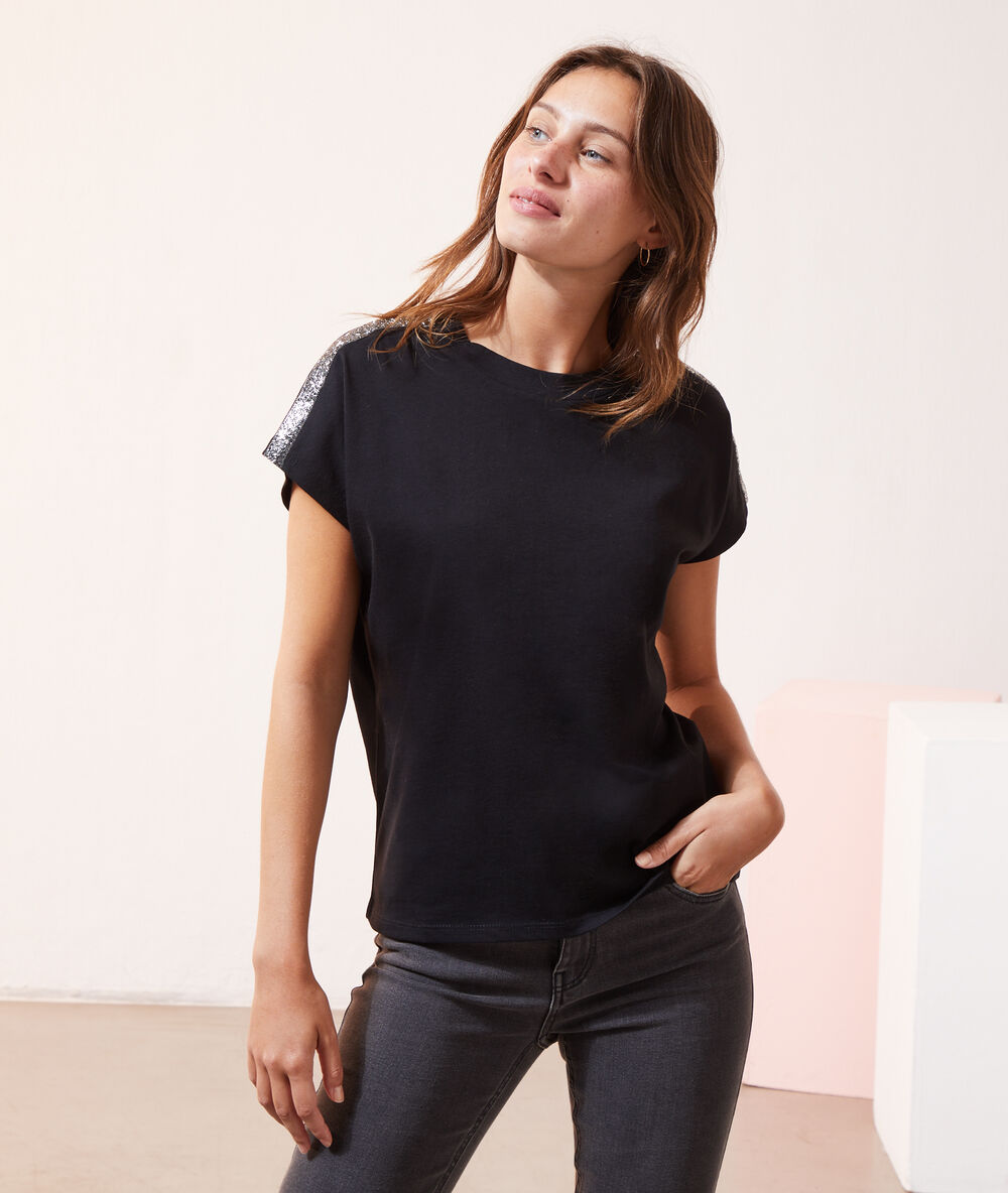 Camiseta franjas metalizadas negro.