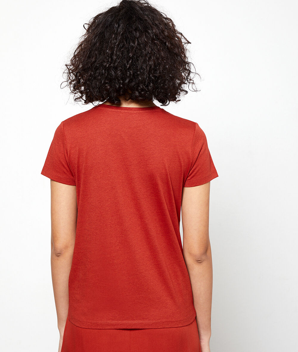 Camiseta serigrafiada elefante rojo.