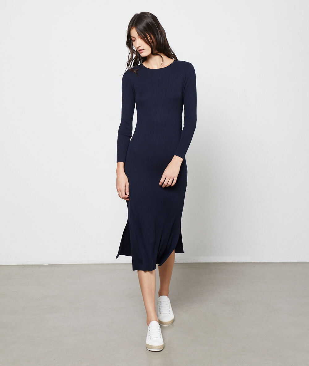 Vestido espalda abierta azul marino.
