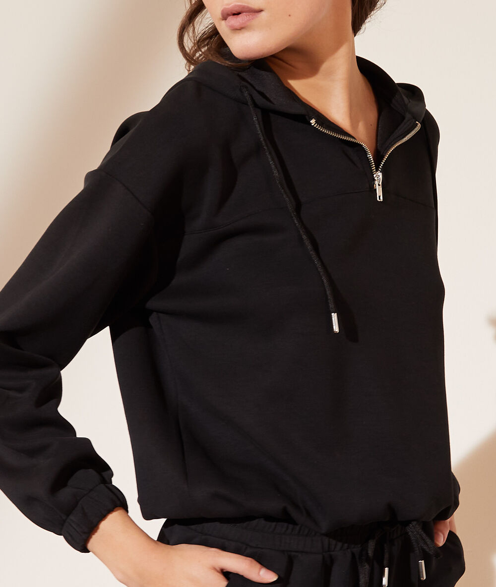 Sudadera con capucha carbón.