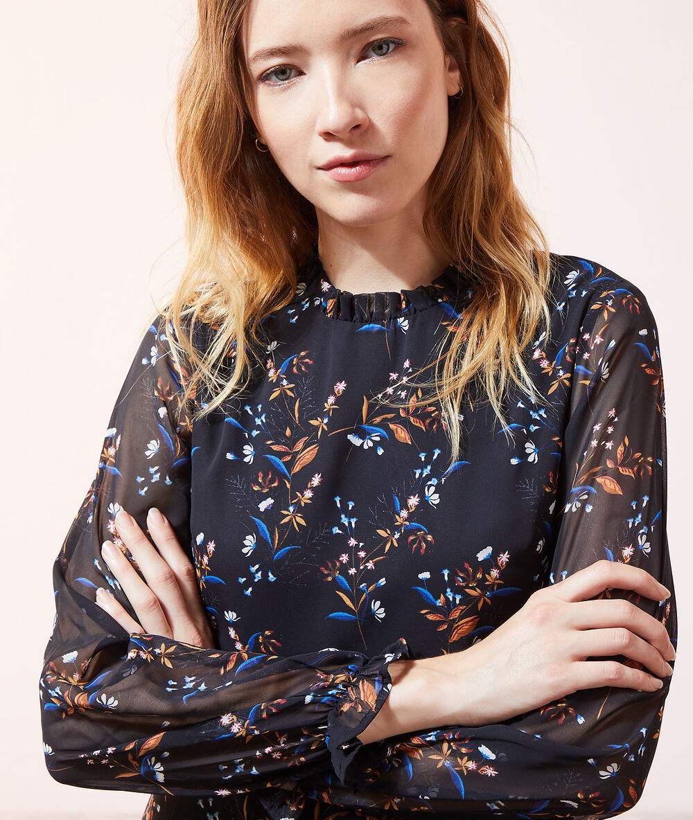 Vestido estampado floral negro.