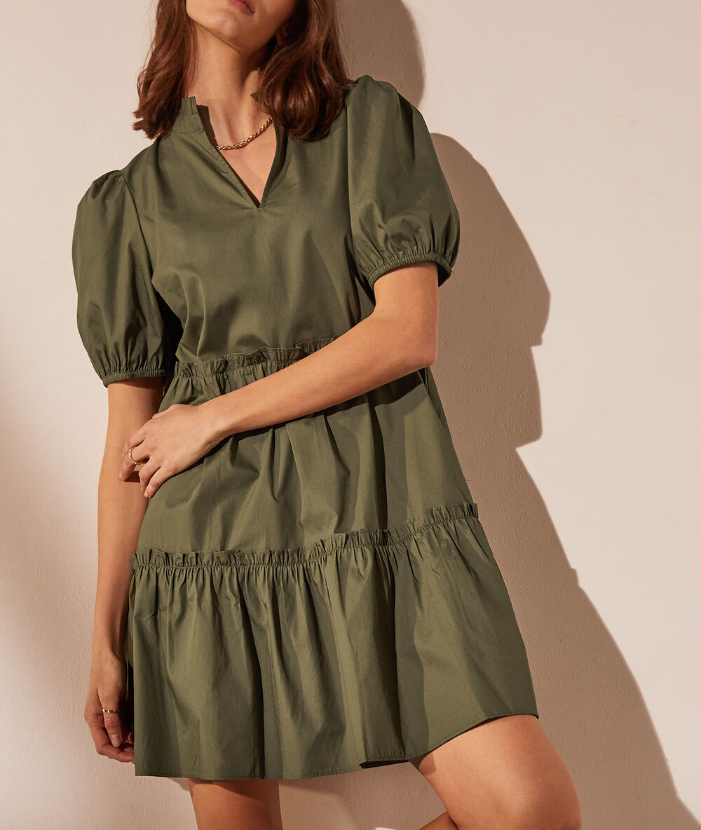 Vestido de corte evasé, mangas globo c.kaki.