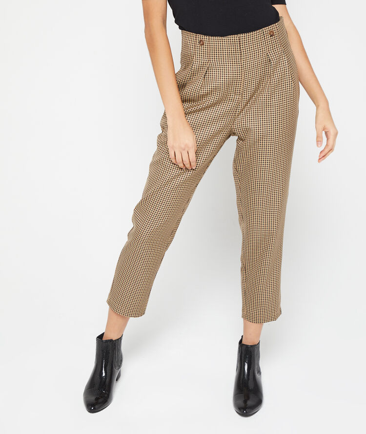 Pantalón alto con tirantes negro.