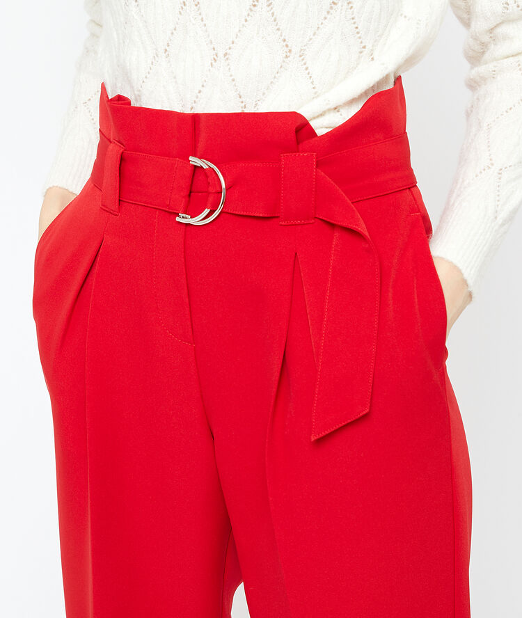 Pantalón talle alto carmín.