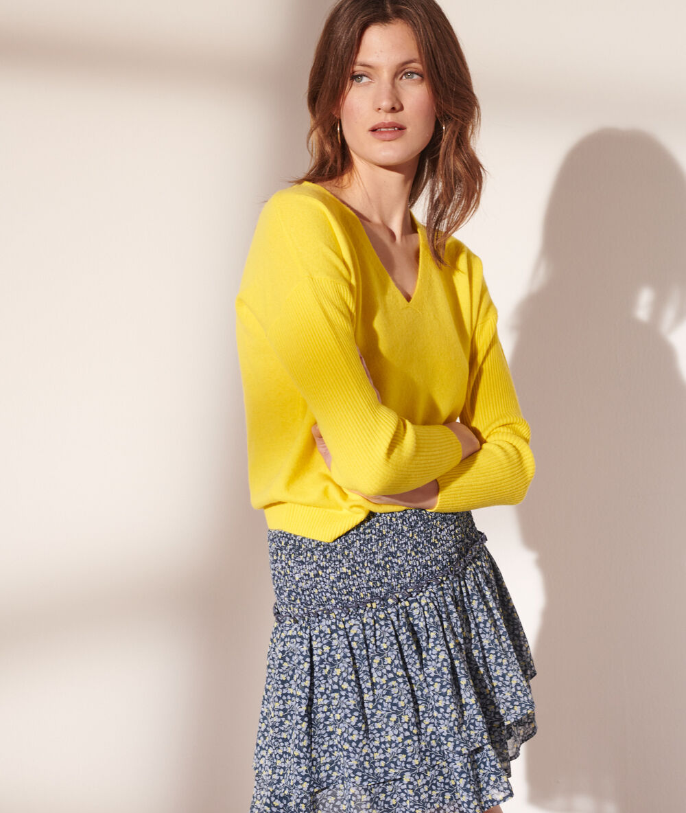Falda corta estampada azul gris.